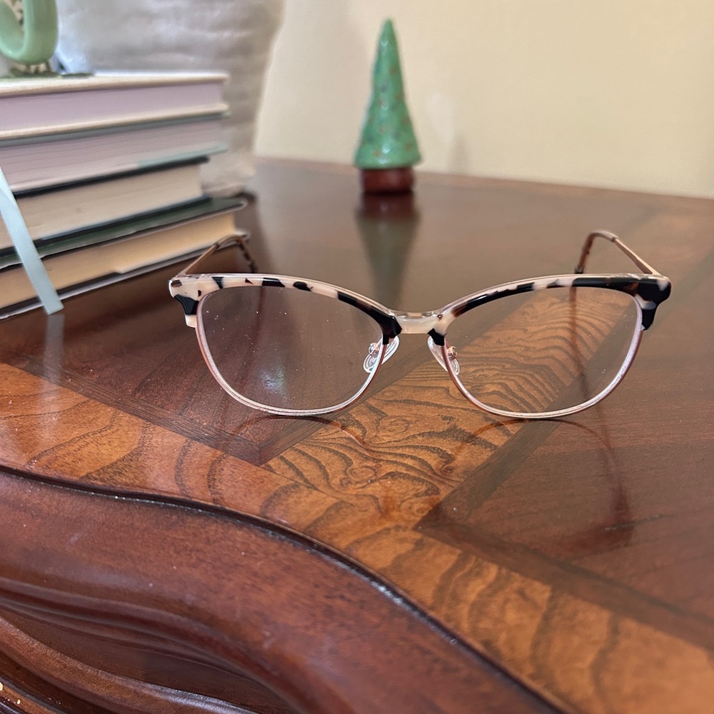 Vera Wang Eyeglasses Stylish Frame